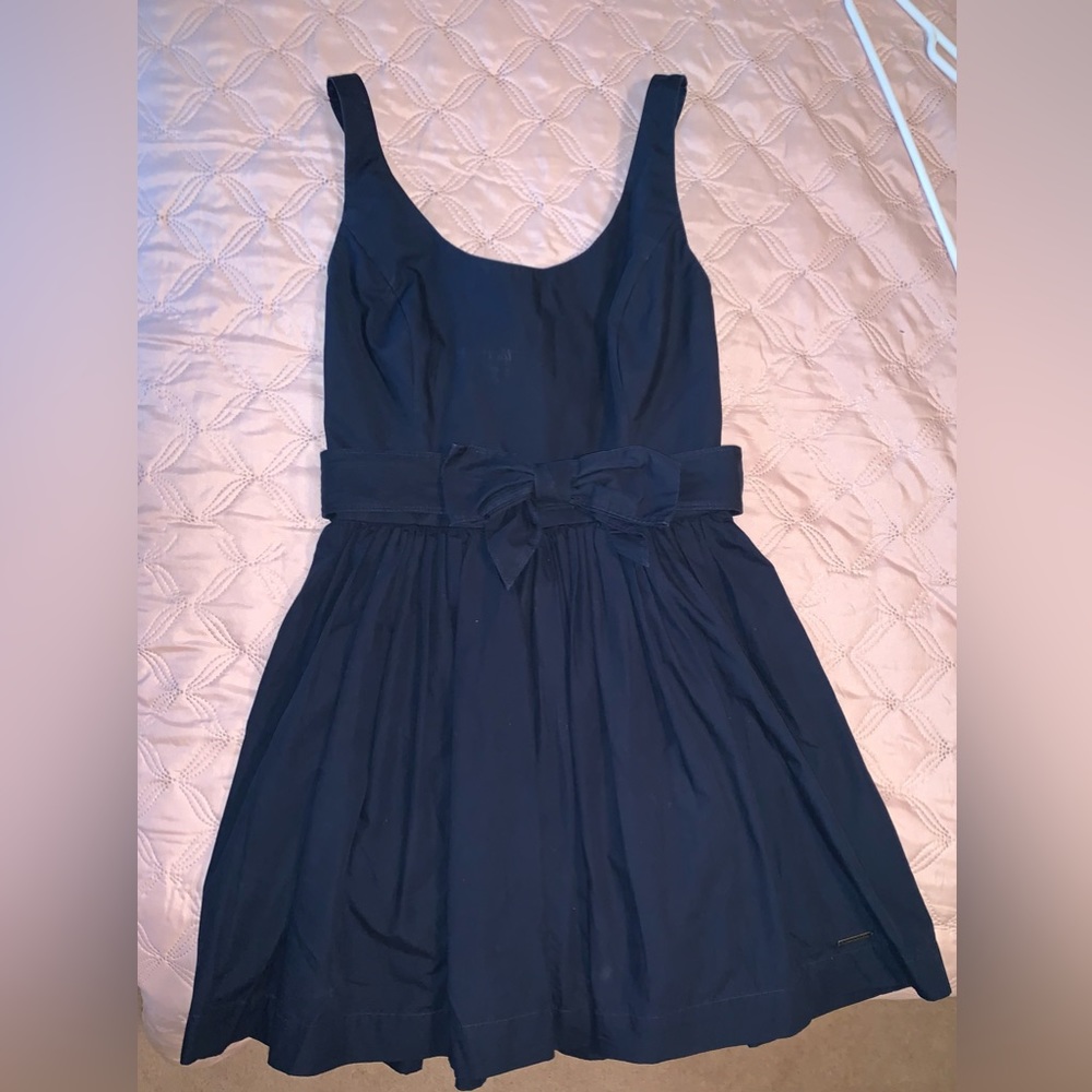 Abercrombie and Fitch navy dress with belt bow in front size M. NWT